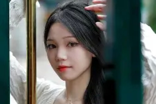 娱乐圈连环瓜：肖奈被传频接站台、牙疼小花被“牺牲”、长腿格格相亲走过场？